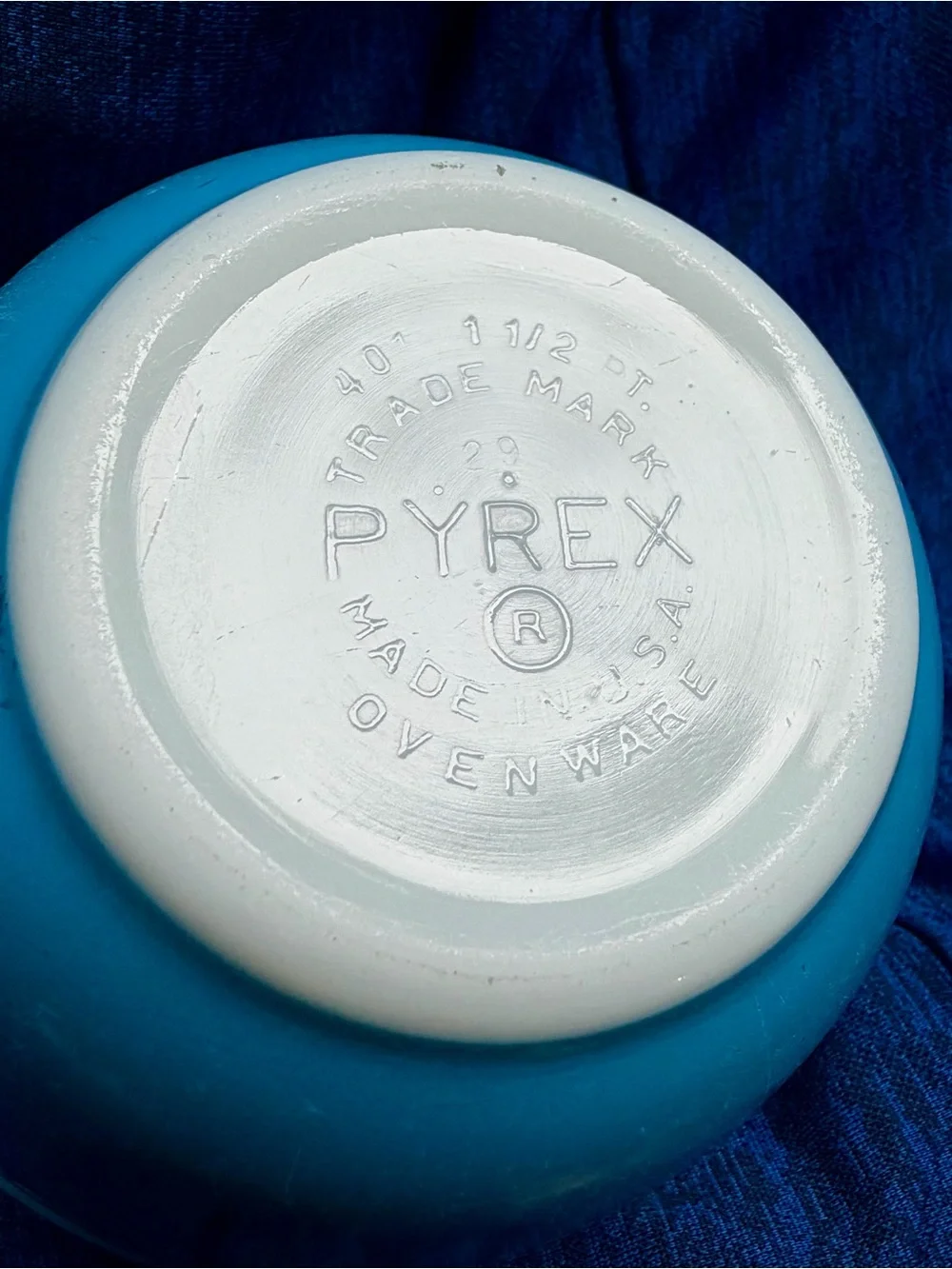 Vintage Pyrex Snowflake Blue Garland 401 Mixing Bowl